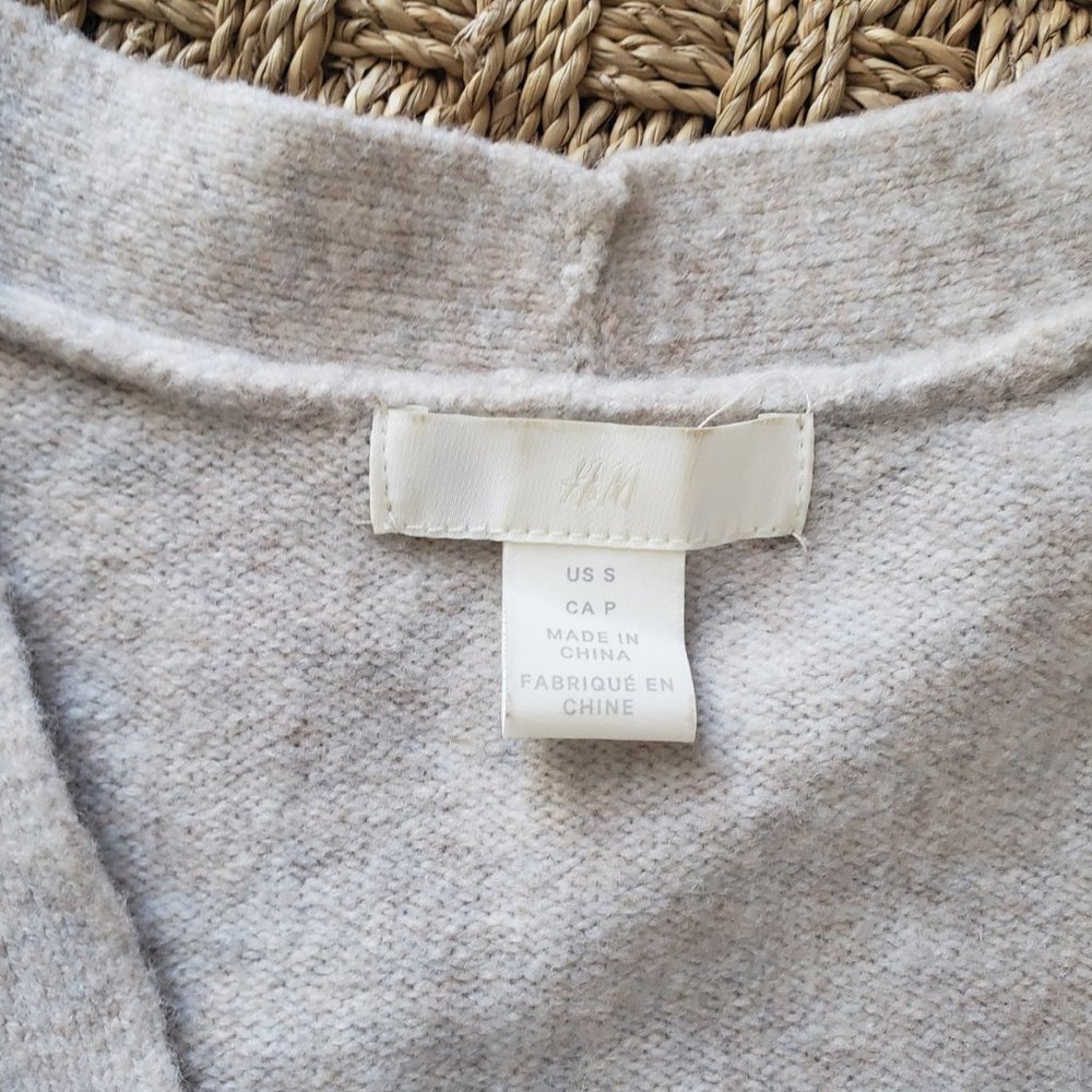 3 H&M Sweaters Bundle - Picture 4 of 7